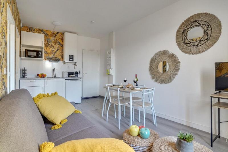 808 Chic Suite - Superb Apartment บันโยเล่ ภายนอก รูปภาพ