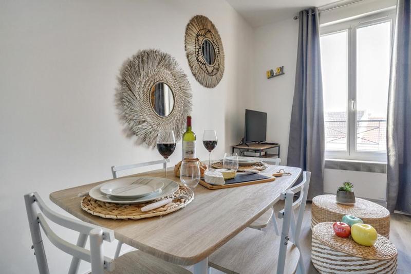 808 Chic Suite - Superb Apartment บันโยเล่ ภายนอก รูปภาพ